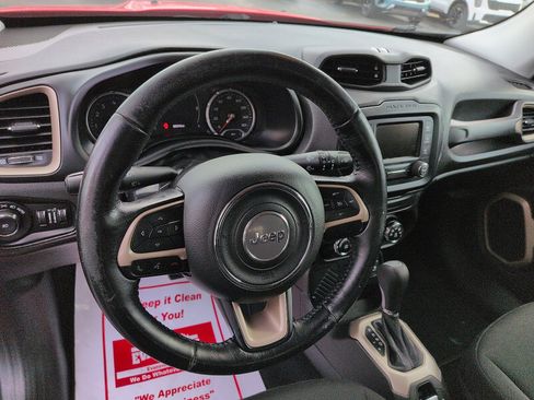 Used 2017 Jeep Renegade Latitude image 9