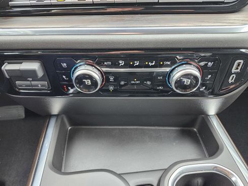 Used 2024 GMC Sierra 1500 SLT w/ SLT Premium Plus Package image 23