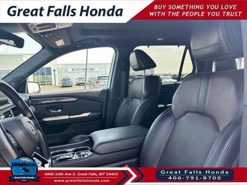 Used 2025 Honda Pilot Black Edition image 18