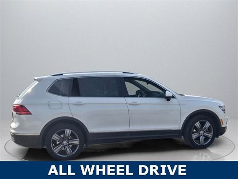 Used 2018 Volkswagen Tiguan SEL Premium image 4