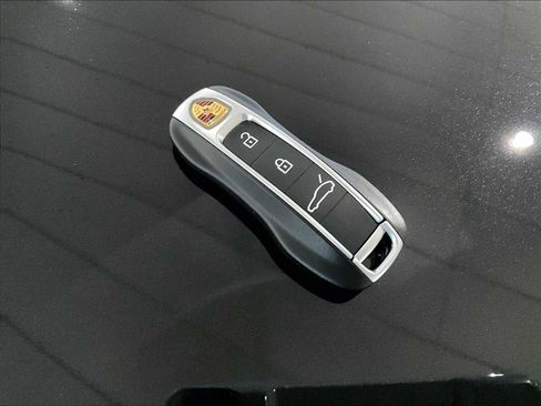 Used 2025 Porsche Panamera GTS image 36