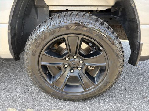Used 2024 RAM 1500 Big Horn AWD/4WD image 17