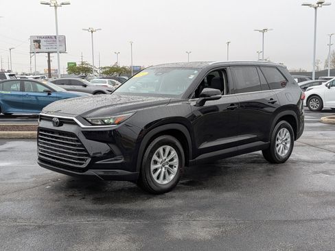 Certified 2024 Toyota Grand Highlander XLE image 4