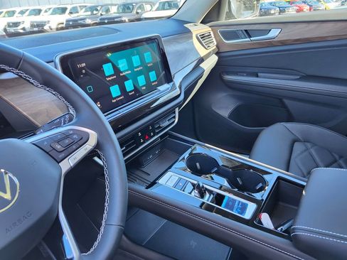 New 2026 Volkswagen Atlas SE image 6