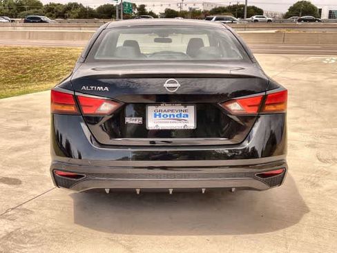 Used 2024 Nissan Altima 2.5 S FWD image 6