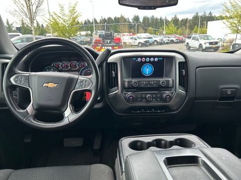 Used 2018 Chevrolet Silverado 1500 LT w/ LT Eassist Package image 6