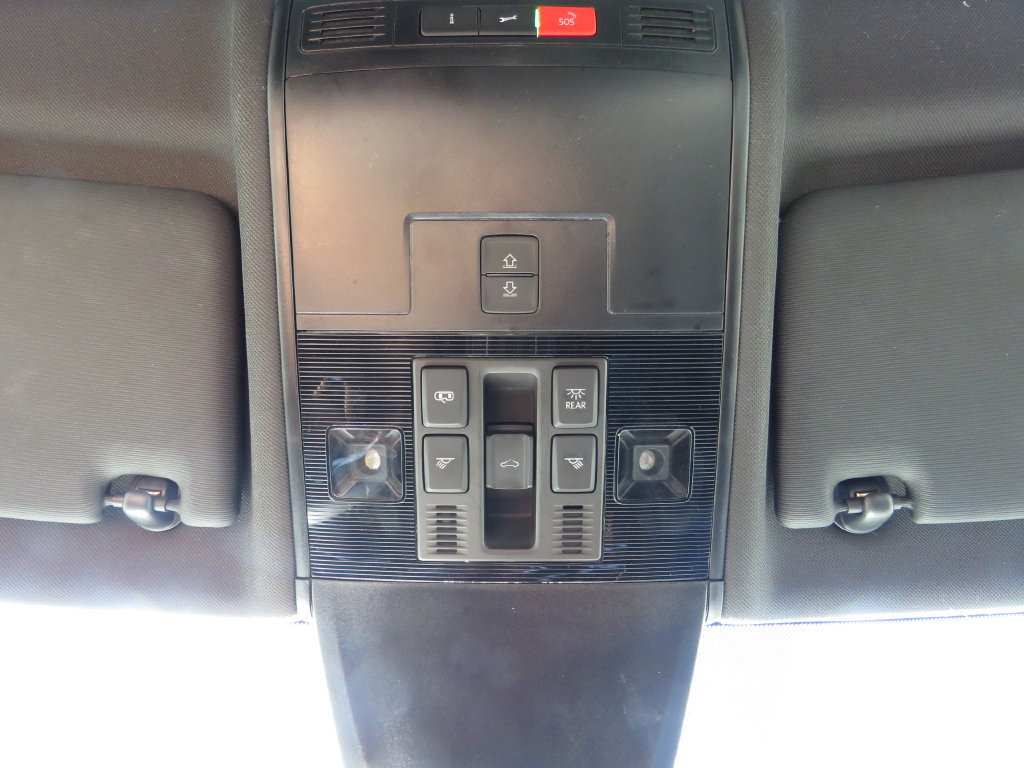 Used 2022 Volkswagen Tiguan SE R-Line AWD/4WD image 27