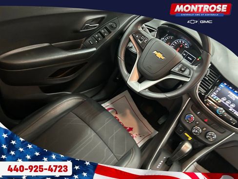 Used 2022 Chevrolet Trax LT w/ LT Convenience Package image 24
