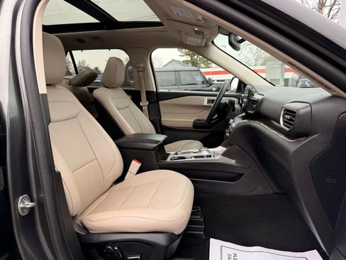 Used 2020 Ford Explorer Limited image 21