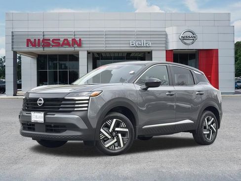 Certified 2025 Nissan Kicks SV image 1