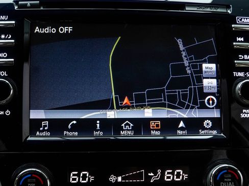 Used 2017 Nissan Murano SL w/ SL Technology Package FWD image 23