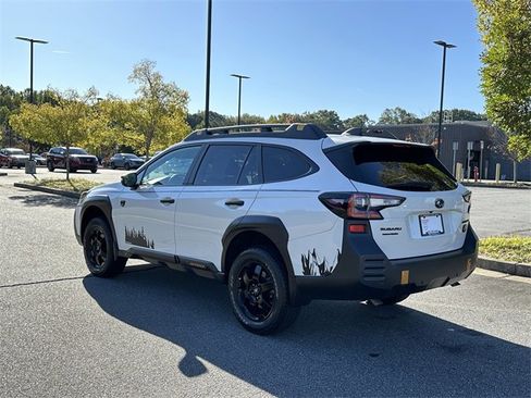 Used 2022 Subaru Outback Wilderness image 6