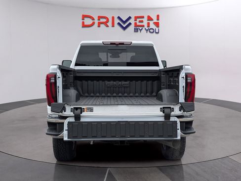 New 2026 GMC Sierra 2500 SLT w/ SLT Premium Package image 5