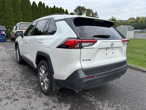 Used 2023 Toyota RAV4 XLE Premium AWD/4WD image 5