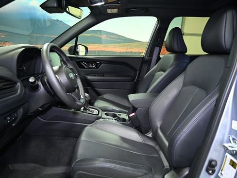 Used 2025 Subaru Forester Limited image 21