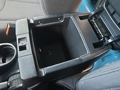 Used 2018 Jeep Wrangler Sport image 65