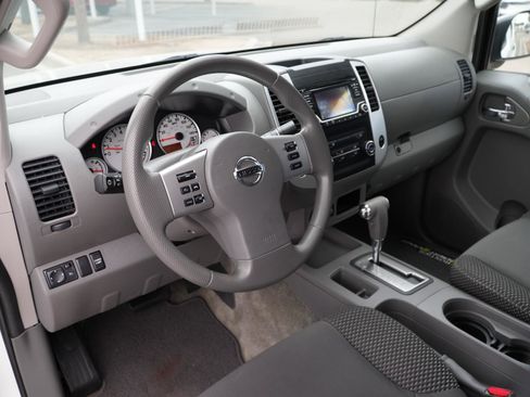 Used 2016 Nissan Frontier Desert Runner image 13