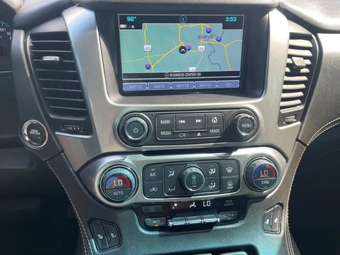 Used 2018 Chevrolet Tahoe LT w/ LT Signature Package RWD image 19