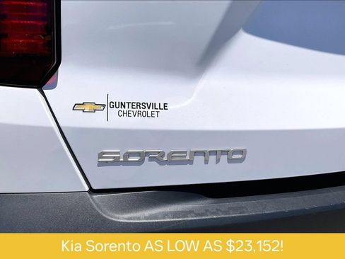 Used 2023 Kia Sorento LX FWD image 8