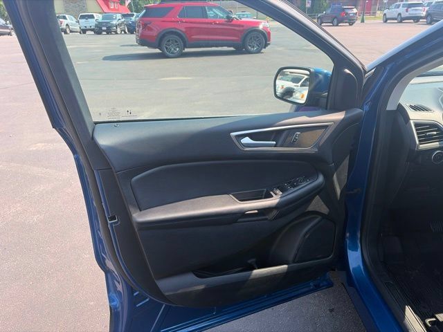 Used 2023 Ford Edge SEL AWD/4WD image 10