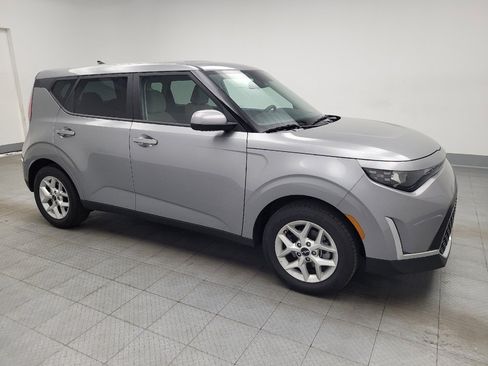Used 2025 Kia Soul LX image 11