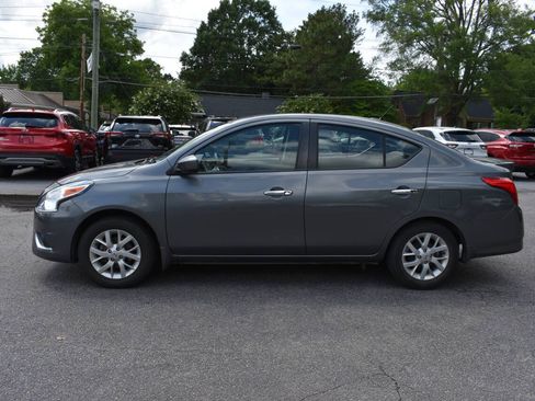 Used 2017 Nissan Versa SV w/ SV Special Edition Package FWD image 3