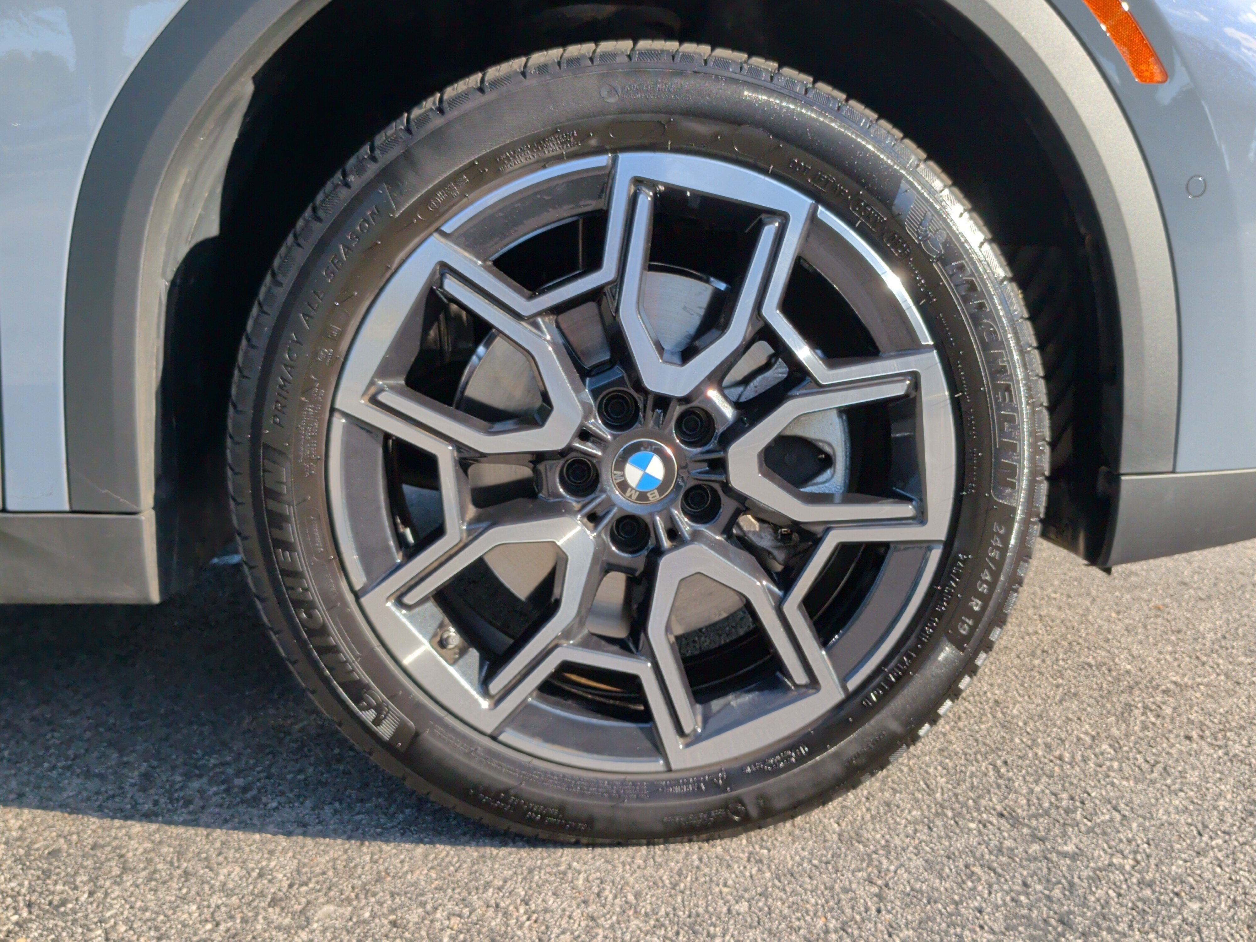 Used 2025 BMW X2 xDrive28i AWD/4WD image 12