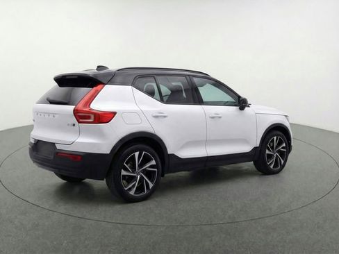 Used 2021 Volvo XC40 T5 R-Design w/ Protection Package Premier image 33