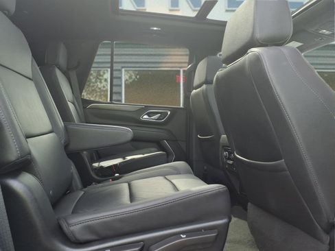 Used 2023 Chevrolet Tahoe Z71 w/ Luxury Package AWD/4WD image 11