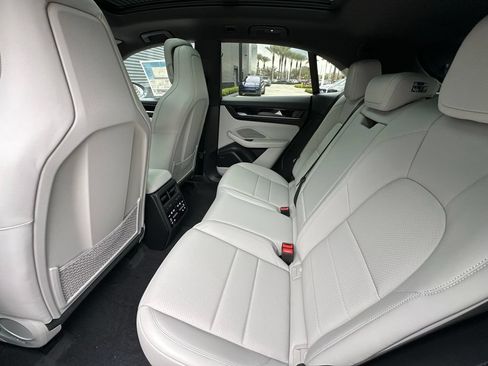 Certified 2026 Porsche Macan Electric RWD image 37