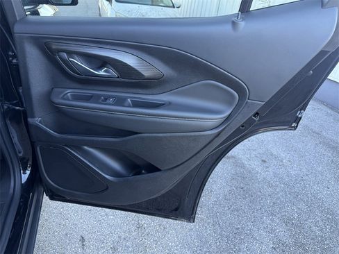 Used 2024 GMC Terrain SLE image 33