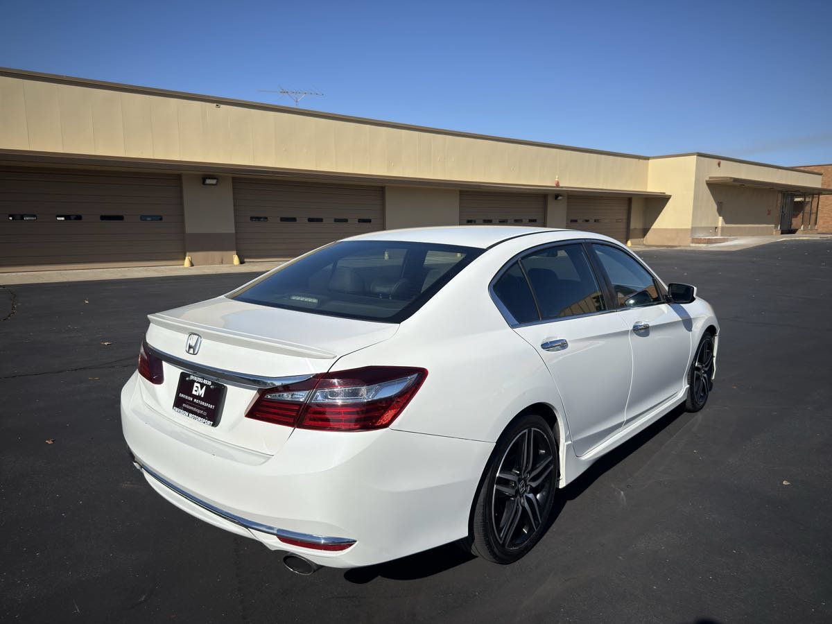 Used 2017 Honda Accord Sport image 7