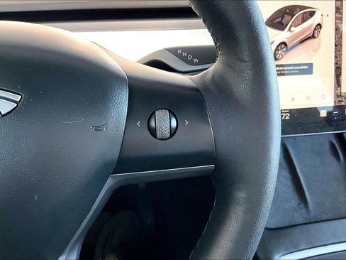 Used 2023 Tesla Model Y Long Range AWD/4WD image 12