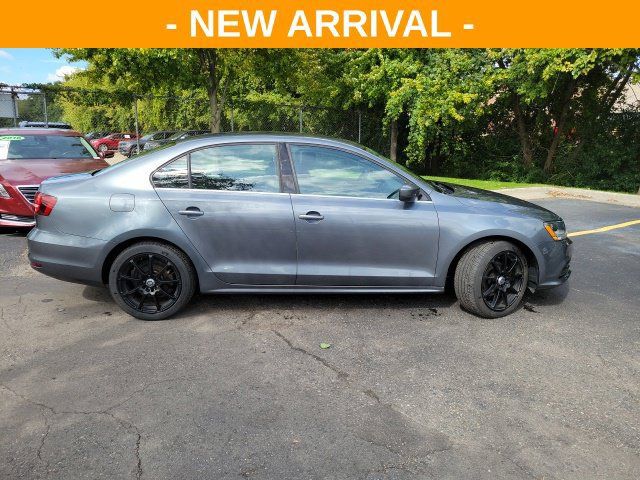 Used 2017 Volkswagen Jetta S FWD image 2
