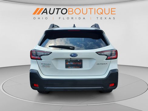 Used 2025 Subaru Outback Premium AWD/4WD image 4