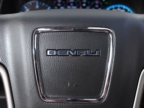 Used 2019 GMC Yukon XL Denali w/ Denali Ultimate Package AWD/4WD image 36