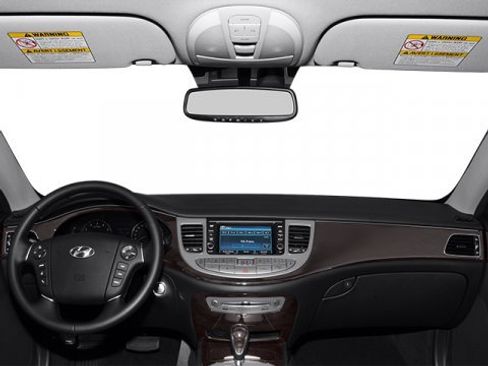 Used 2013 Hyundai Genesis 3.8 w/ Premium Pkg image 5