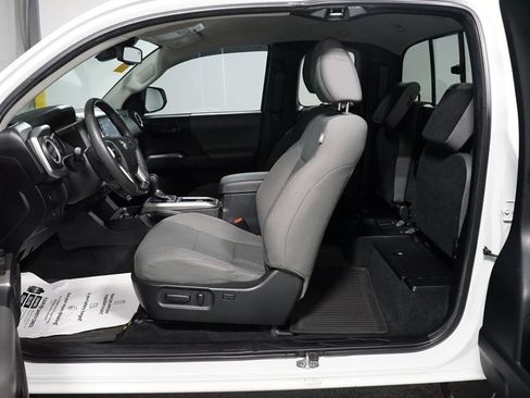 Certified 2022 Toyota Tacoma SR5 RWD image 25