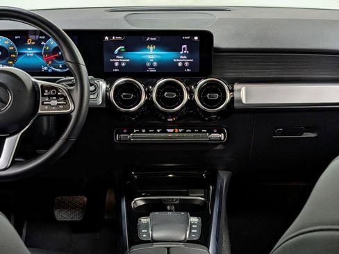 Used 2022 Mercedes-Benz GLB 250 4MATIC image 25