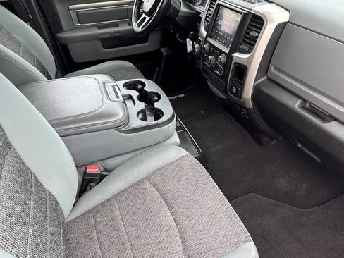 Used 2019 RAM 1500 Classic SLT w/ Luxury Group image 19