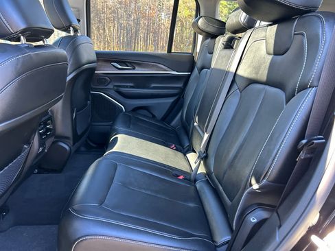 Used 2023 Jeep Grand Cherokee 4WD 4xe image 38