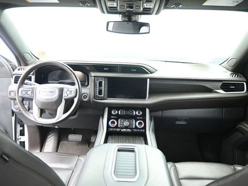 Used 2022 GMC Yukon XL Denali AWD/4WD image 24
