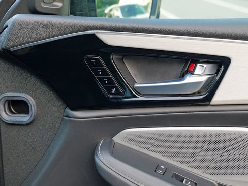 Used 2025 Acura MDX SH-AWD w/ Technology Package image 37