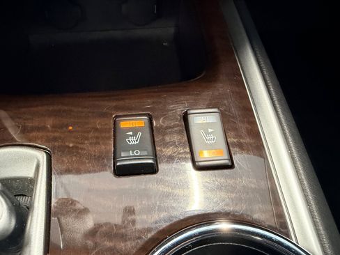 Used 2015 Nissan Pathfinder SL w/ SL Premium Package image 39