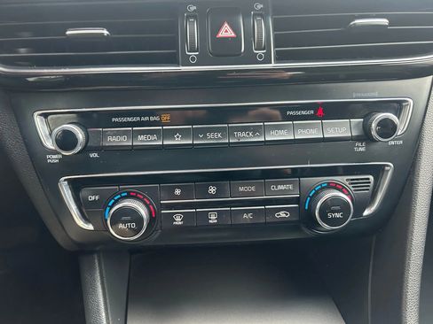 Used 2019 Kia Optima S w/ S Panoramic Sunroof Package image 8