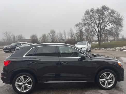 Used 2022 Audi Q3 2.0T Premium w/ Convenience Package image 2