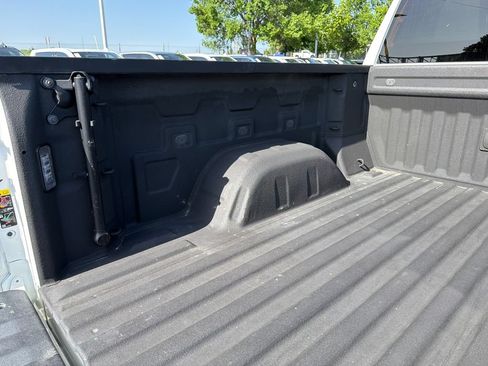 Used 2022 GMC Sierra 1500 SLT w/ SLT Premium Package AWD/4WD image 10