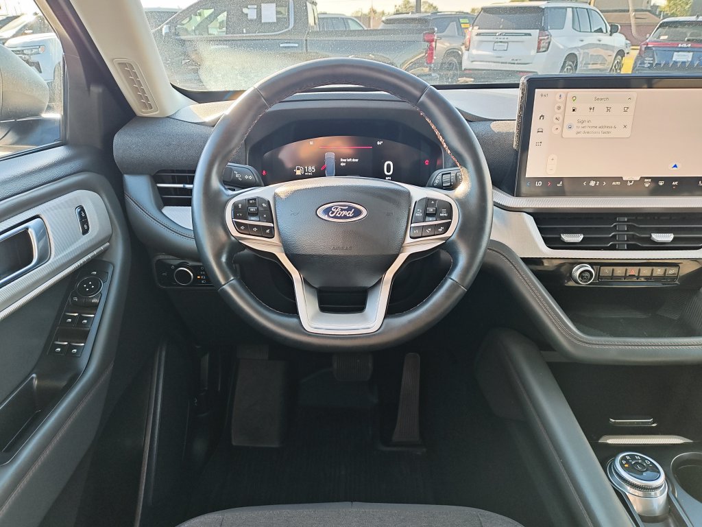 Used 2025 Ford Explorer Active AWD/4WD image 16