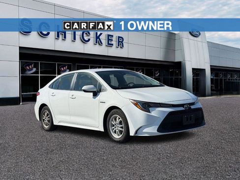 Used 2021 Toyota Corolla LE image 1