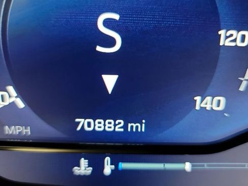 Used 2024 Chevrolet Suburban LT image 27